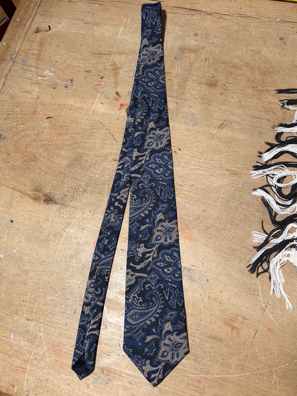 Men's Navy Paisley Silk Tie - Classic Formal Accessory